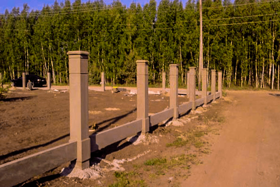 Установка бетонных столбов