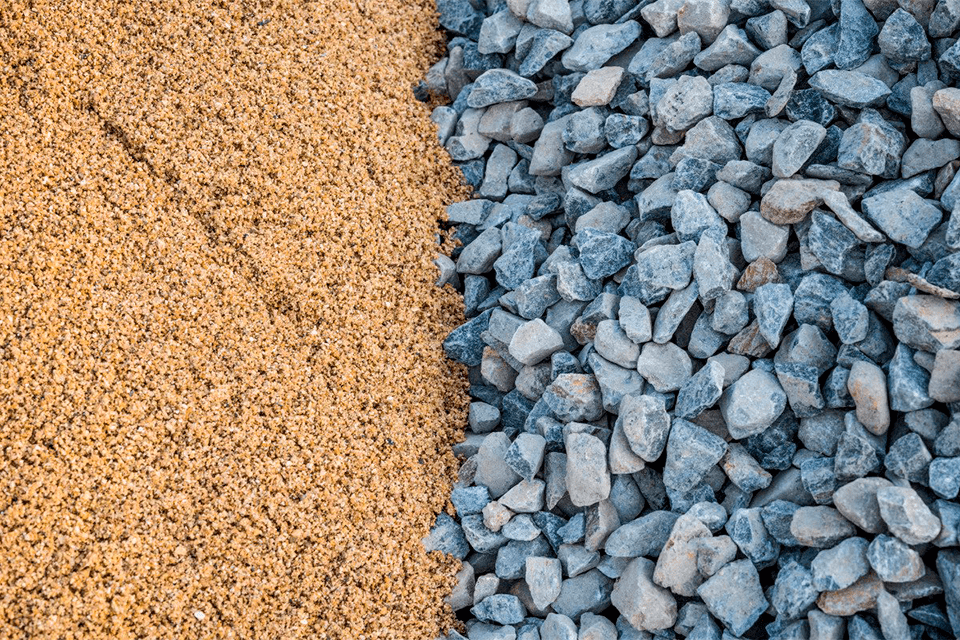 Что лучше для бетона: песок или гравий?